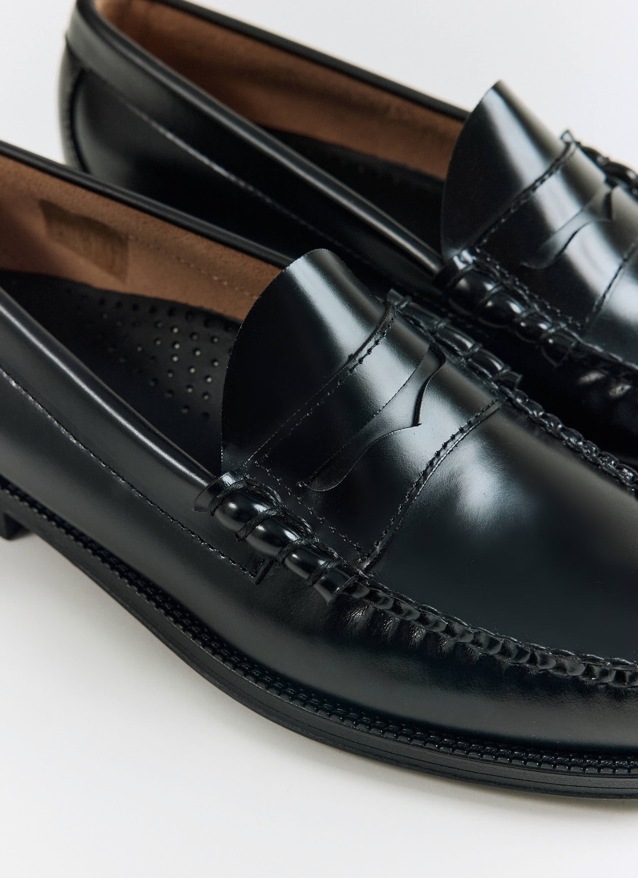 G.H.Bass | Weejun II Larson Moc Penny Loafer | Black - Image 3