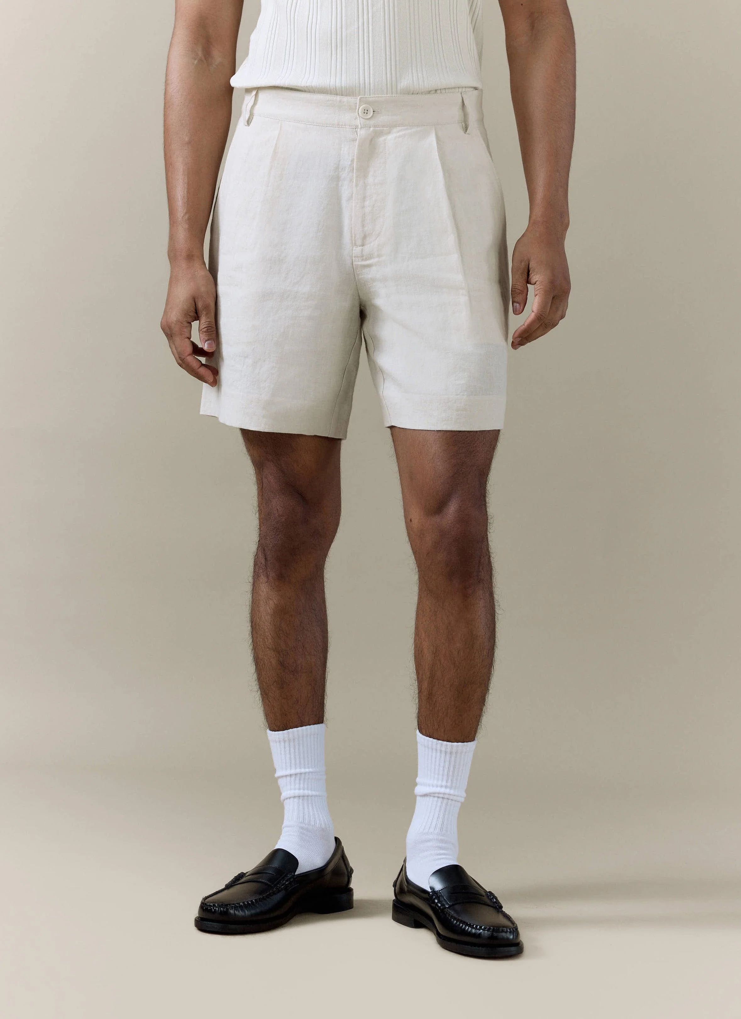 Pleated Tailored Shorts | Linen | Cream - Image 5