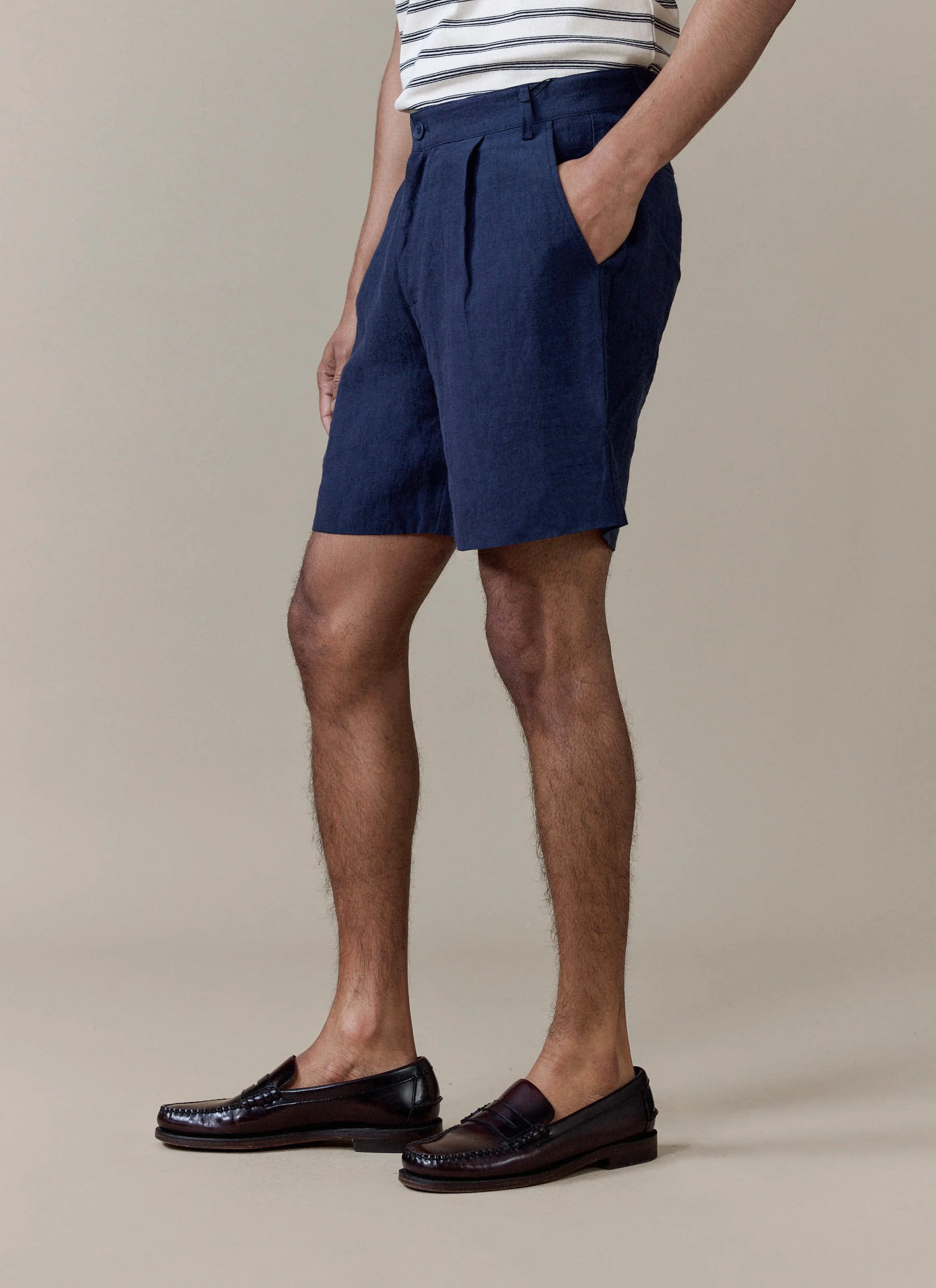 Pleated Tailored Shorts | Linen | Navy - Image 4